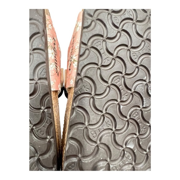 Birkenstock Women's Papillio by Birkenstock Pink Floral Gizeh Sandals Size  7 - Picture 4 of 9